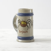 Grappig schattige cartoon van de fluffiasappel bierpul (Voorkant links)