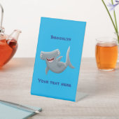 Grappig schattige Hammerhead-cartoon Reclamebord Met Voetstuk (Insitu)