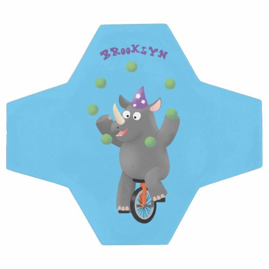 Grappig schattige neushoorns over eenwieler voetbal (Enkel)