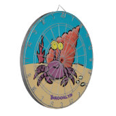 Grappig schattige paarse cartoon-heremietkrab dartbord (Voorkant Links)