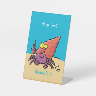 Grappig schattige paarse cartoon-heremietkrab reclamebord met voetstuk