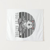 Grappig schattige wolf die yoga doet. wandkleed (Voorkant (horizontaal))