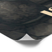 Grappig schattige zwarte kat in de tuin poster (Hoek)