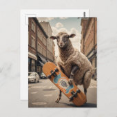Grappig Skateboarden Schaap op een straat in de st Briefkaart (Voorkant / Achterkant)