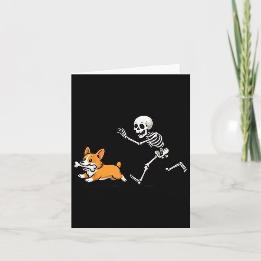 Grappig Skelet Chasing Corgi Halloween Hond Mama H Kaart (Voorkant)