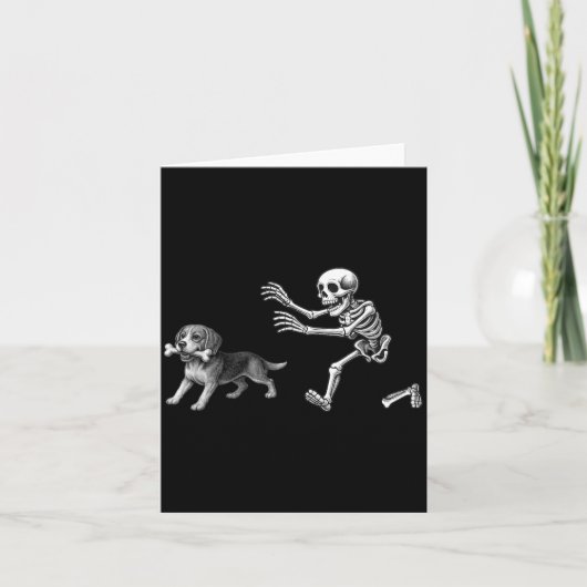 Grappig Skelet dat Beagle Hond achterna zit Hallow Kaart (Voorkant)
