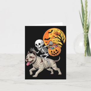 Grappig Skelet dat op Mummie Pitbull Hond rijdt Vr Kaart
