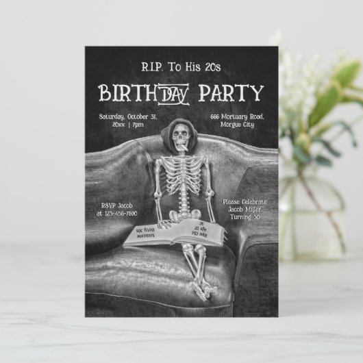 Grappig skelet gotische RIP naar zijn 20s Aankondiging (Staand voorkant)