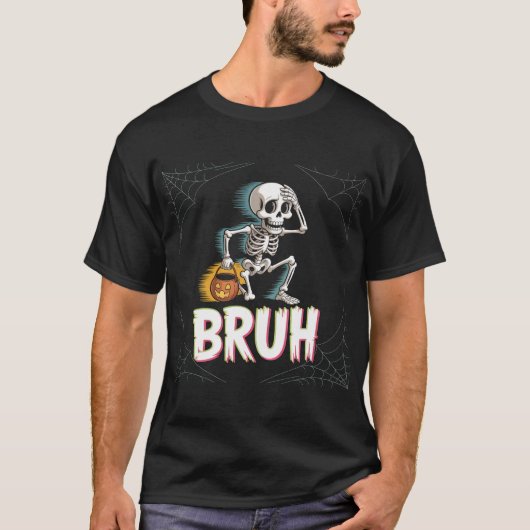 Grappig skelet loopt met pompoenemmer - Bruh T-shirt (Voorkant)