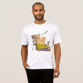 Grappig Slaperig Man Napping met Sandwich T-shirt (Voorkant volledig)