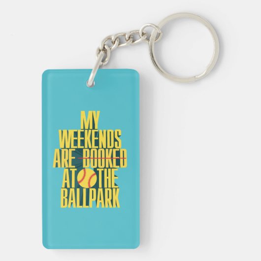 Grappig Softbal Weekend Bij De Ballpark Sporten Sleutelhanger (achterkant)