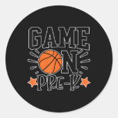 Grappig spel op pre-k Kinder basketbal kleuterscho Ronde Sticker (Voorkant)