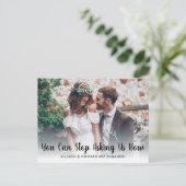 Grappig Stop Met Vragen We Zijn Verliefd Foto Enga Aankondigingskaart (Staand voorkant)