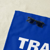 Grappig strand handdoek met humoristische prijsopg (In situ)