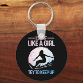 Grappig Surfen Als Een Meisje Surfer Design Voor V Sleutelhanger (Voorkant)