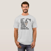 Grappig T-shirt met koffiedouchekop (Voorkant volledig)