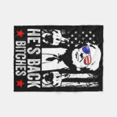 Grappig Trump 2024 Hij is terug Es Trump 2025 Fleece Deken (Voorkant (Horizontaal))