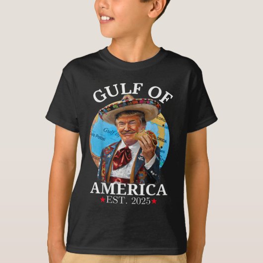Grappig Trump Shirt Golf van Amerika EST 2025 (Voorkant)