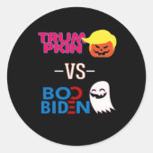 Grappig Trumpkin vs Boo Biden Halloween Design Cla Ronde Sticker (Voorkant)