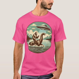 Grappig Ufo Bigfoot Riding Loch Ness Monster. Bigf T-shirt