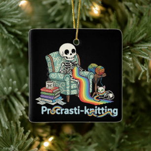 Grappig Uitstel-breiende Skelet en Kat met Keramisch Ornament