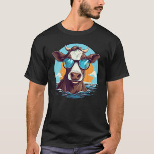Grappig uitziende koe met zonnebril voor kalf en s t-shirt