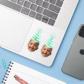Grappig verjaardagsgezicht met feesthoed & aangepa sticker (Laptop met iPhone)