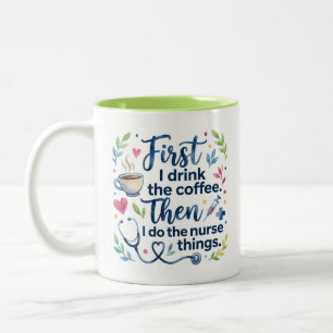 Grappig verpleegstersliefhebbergeschenk voor verpl tweekleurige koffiemok