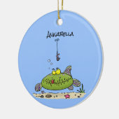 Grappig vethongerige groene visvisserij-cartoon keramisch ornament (Links)