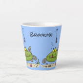 Grappig vethongerige groene visvisserij-cartoon latte mok (Voorkant)