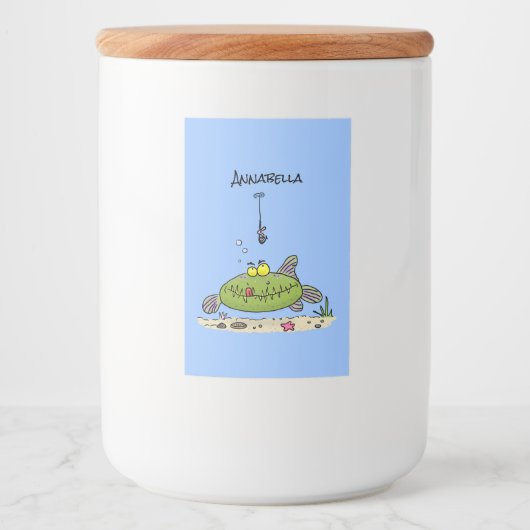 Grappig vethongerige groene visvisserij-cartoon voedselcontainer etiket (Voorkant)