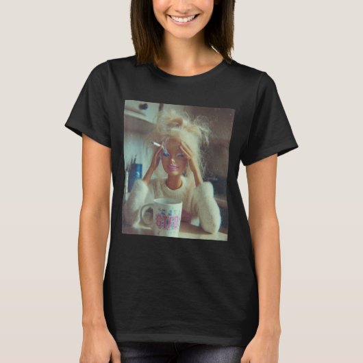 Grappig Walgelijk Poppengezicht Meme Roken Droevig T-shirt (Voorkant)