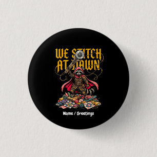 Grappig We Stikken Bij Dageraad Wasbeer Naaien Qui Ronde Button 3,2 Cm