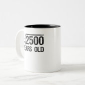 Grappig wiskundig probleem Vierkantswortel van 250 Tweekleurige Koffiemok (Voorkant links)