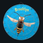 Grappig woedende wesp cartoon illustratie dartbord<br><div class="desc">Haal een buzz uit dit ontwerp met een boze hoorntje getekend in een leuke cartoon stijl.</div>