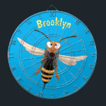 Grappig woedende wesp cartoon illustratie dartbord<br><div class="desc">Haal een buzz uit dit ontwerp met een boze hoorntje getekend in een leuke cartoon stijl.</div>