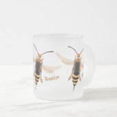 Grappig woedende wesp cartoon illustratie matglas koffiemok (Voorkant rechts)