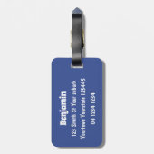 Grappig zee vogel omringd door cartoon van haaien bagagelabel (Achterkant verticaal)