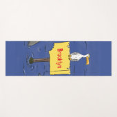 Grappig zee vogel omringd door cartoon van haaien yogamat (Voorkant (horizontaal))