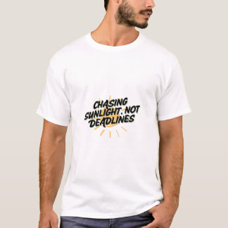 Grappig zomerse T-shirt met 'Jagen op zonlicht, ni