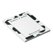 Grappig zwart-witte koe bederft de gewoonte om te notitieblok (Schuin)