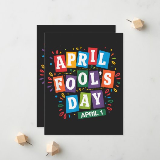 Grappige 1 april-grapjes kit aankondiging (Voorkant / Achterkant in situ)