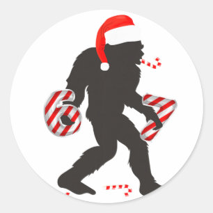 Grappige 67 meme met Bigfoot en kerststokken Kerst Ronde Sticker