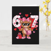 Grappige 67 Valentijn 6 7 Zes Zeven Meme Kinderen Kaart (Gele Bloem)