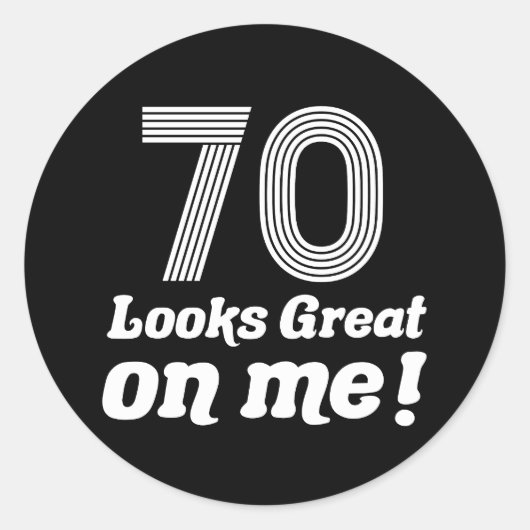 Grappige 70e verjaardag voor haar ronde sticker (Voorkant)