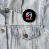 Grappige 7e verjaardag zes zeven 6 ronde button 5,7 cm (In situ)