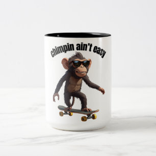 Grappige aap mok met de tekst 'Chimpin ain't easy'
