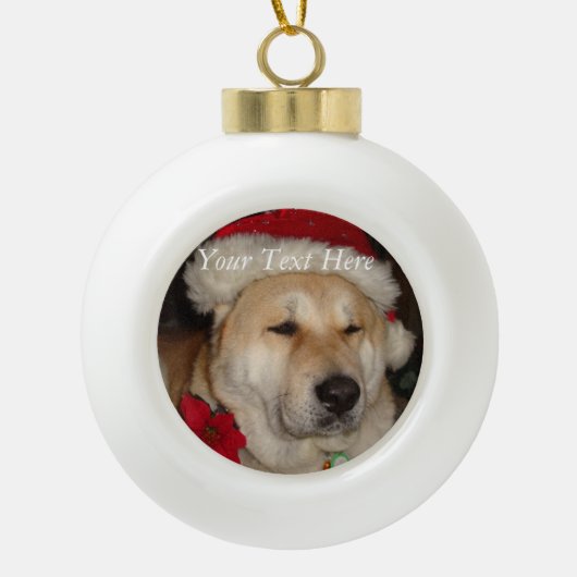 grappige akita-hond gekleed als santa keramische bal ornament (Voorkant)