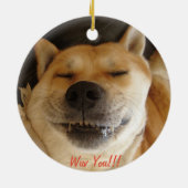 grappige akita schattige hond glimlacht op kerst keramisch ornament (Achterkant)