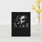 Grappige Alien die een Sigaret Rookt Kaart (Gele Bloem)